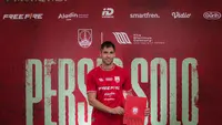 Persis Solo resmi mendatangkan striker asing asal Spanyol, David ‘Roni’ Gonzalez. Penyerang berusia 29 tahun ini mendapat kontrak hingga Mei 2024 dengan opsi perpanjangan satu musim. (Bola.com/Dok Persis)