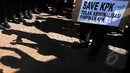 Ratusan buruh ini merasa perlu turun dalam polemik KPK vs Polri karena masalah KPK sudah dipolitisasi. Ada segelintir pihak yang berusaha memanfaatkan momen ini untuk membubarkan KPK, Jakarta, Jumat (6/2/2015). (Liputan6.com/Herman Zakharia)