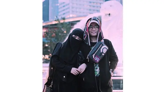 6 Potret Kedekatan Taqy Malik dengan Sang Adik, Bikin Salah Sangka