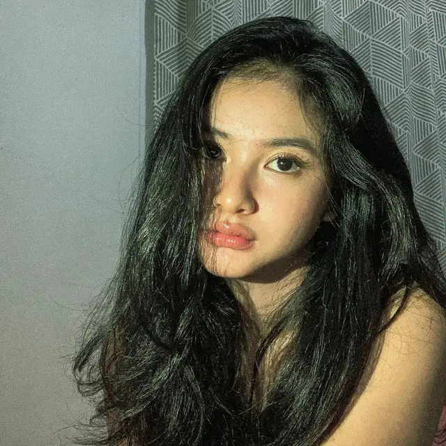 7 Potret Adinda Azani Pemeran Suster El saat Tanpa Makeup, Tetap Menawan
