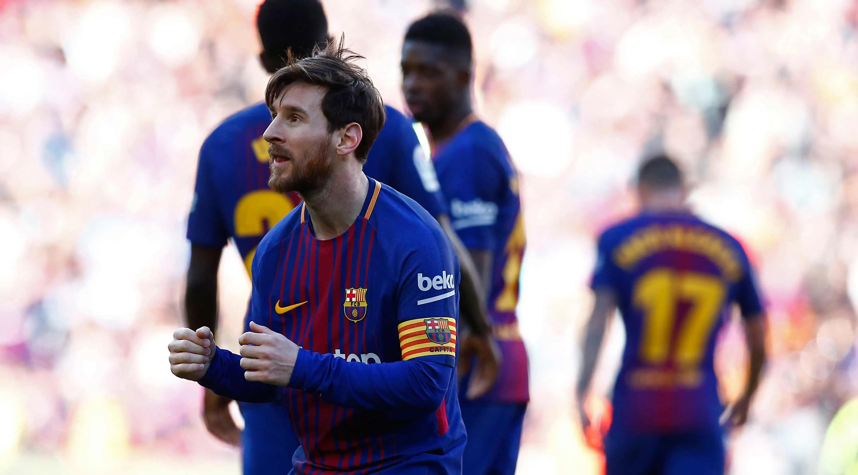 Penyerang Barcelona, Lionel Messi melakukan selebrasi usai mencetak gol ke gawang Athletic Bilbao di stadion Camp Nou, Spanyol (18/3) (AP Photo / Manu Fernandez)