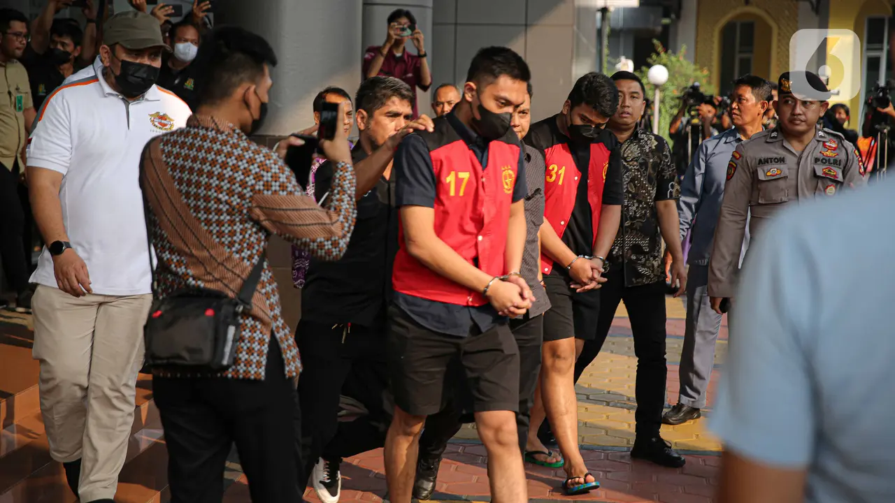 Ekspresi Mario Dandy dan Shane Lukas Saat Diserahkan ke Kejari Jakarta Selatan