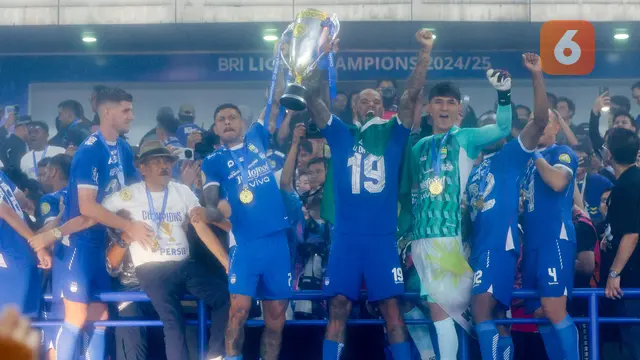Foto: Menang Dramatis Atas Persis, Pesta Juara Persib Bandung Semakin Sempurna
