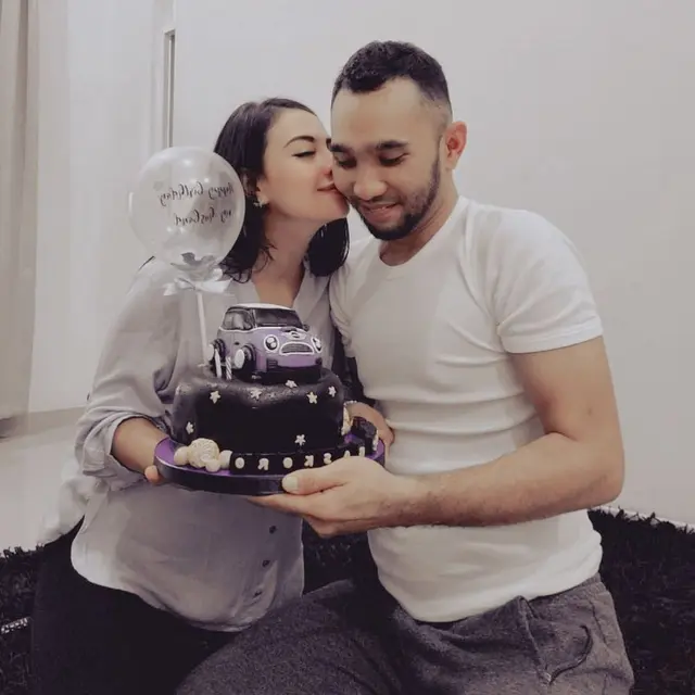 Hana Kartika, Istri Enji