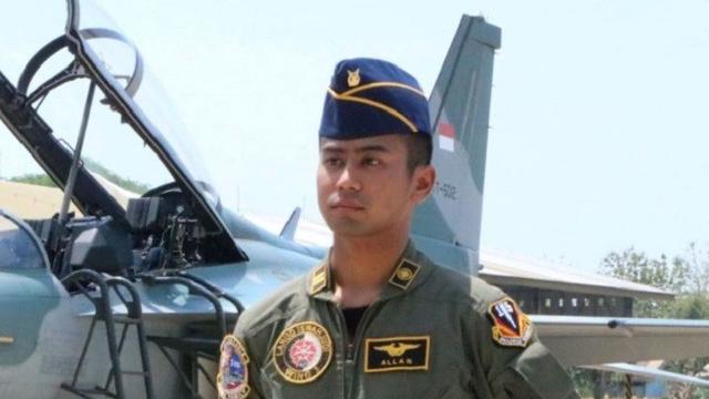 Pilot Pesawat Jatuh