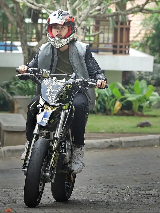 Bastian Steel sinetron Pengantin Dini. (Bambang E Ros/Fimela.com)