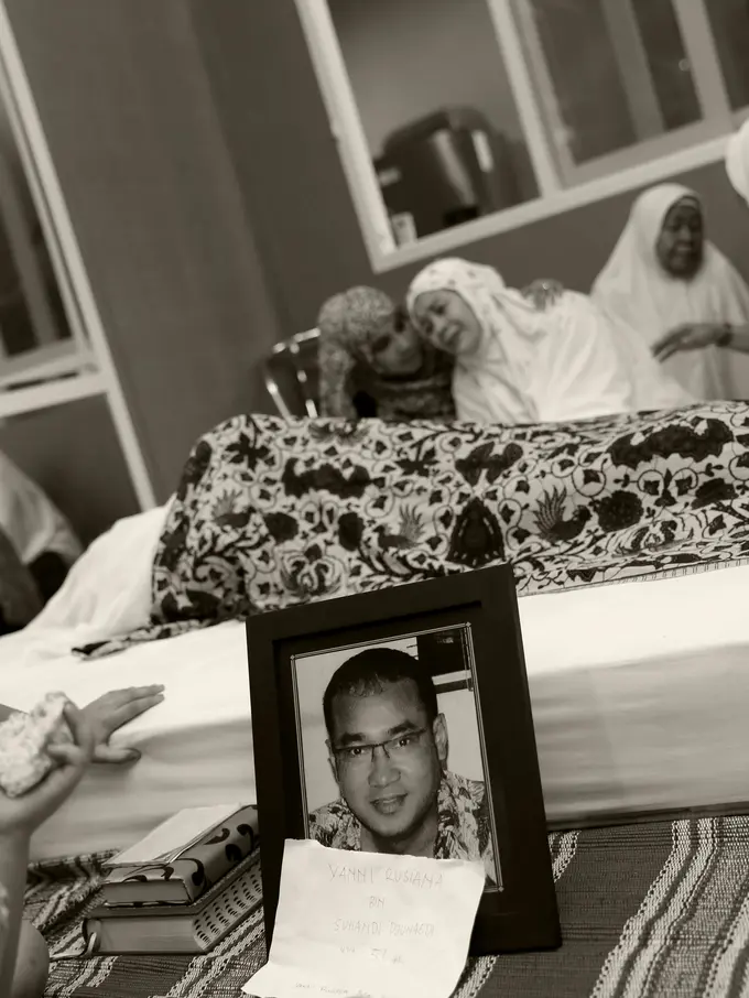 Jenazah Yanni Libels