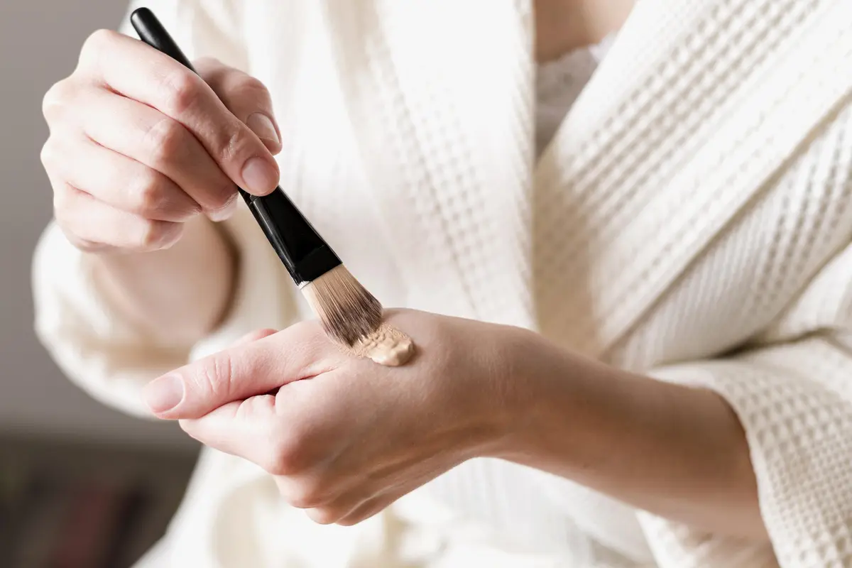 Teknik aplikasi foundation yang tepat agar hasil makeup flawless