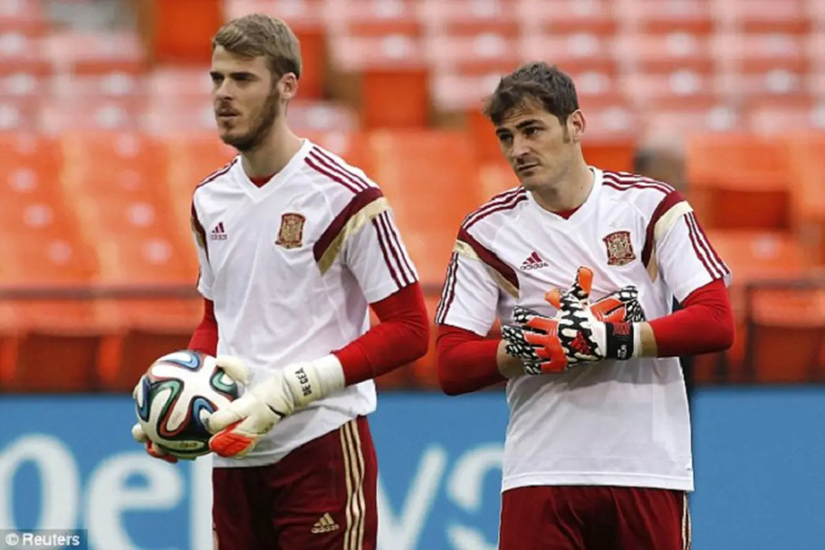 Daviid de Gea dan Iker Casillas (sumber: Daily Mail)