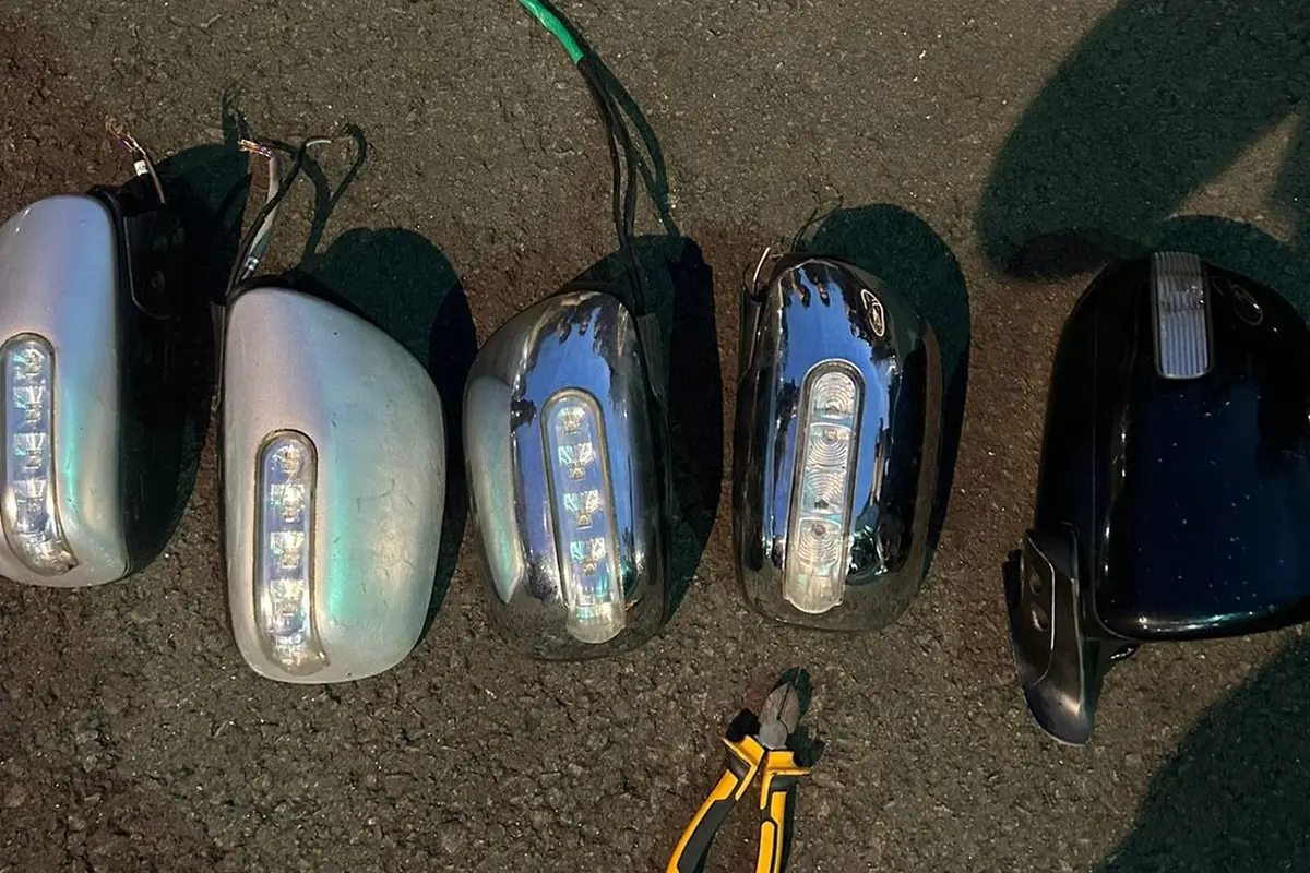 Spion kendaraan hasil curian di Jakarta Selatan.