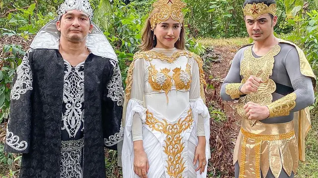Perankan Sosok Ratu Ini 7 Potret Louise Anastasya dengan Pemain Princess Mermaid