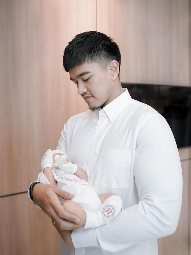 Ucap Selamat Hari Ayah, Erina Gudono Unggah Foto Persalinan Didampingi Kaesang