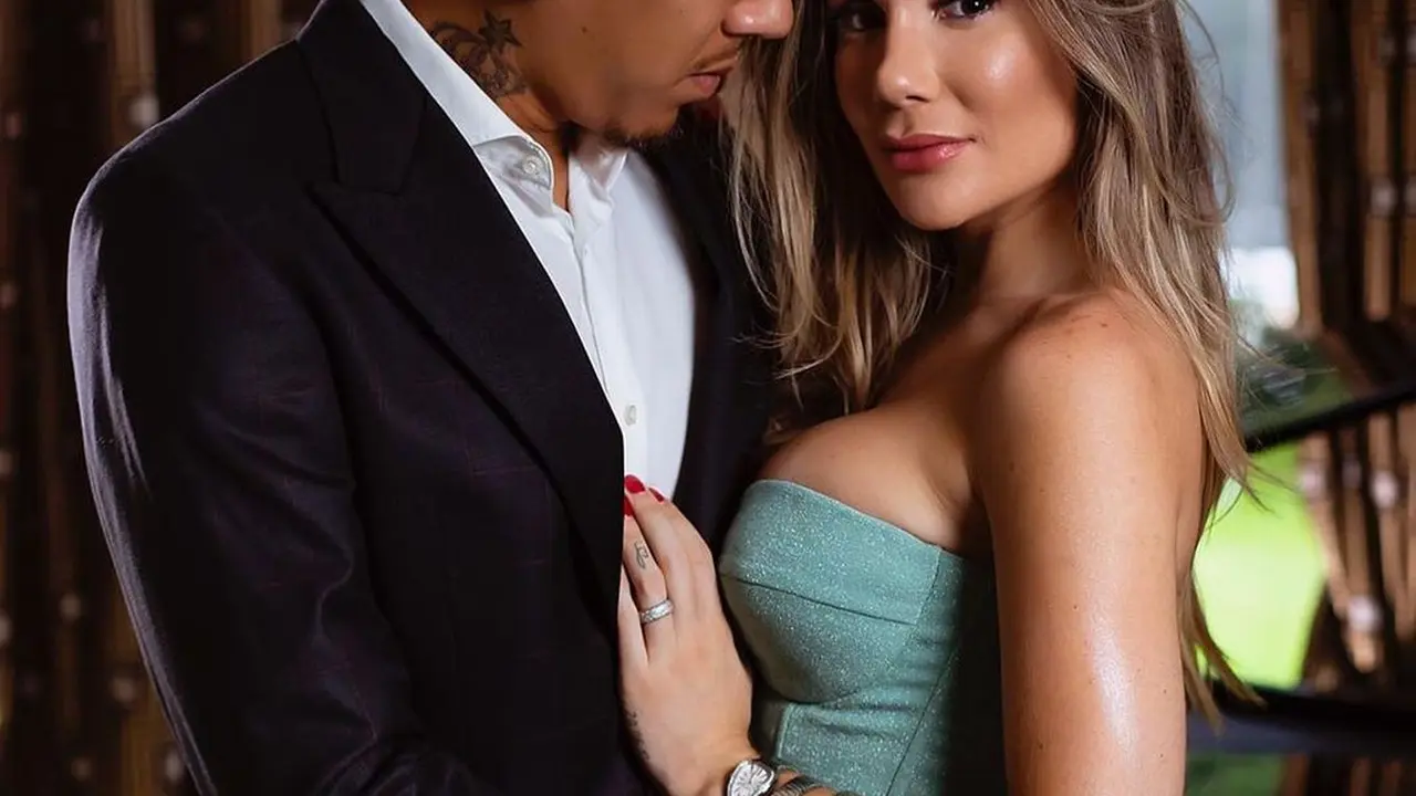 Roberto Firmino - Larissa Pereira - Liverpool