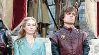 Lena Headey dan Peter Dinklage, dua bintang serial Game of Thrones, belakangan ini tampil dalam film bertajuk Low Down. 
