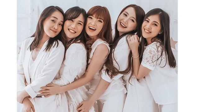 6 Momen Reuni dan Pemotretan 5 Eks Member Cherrybelle, Tetap Kompak