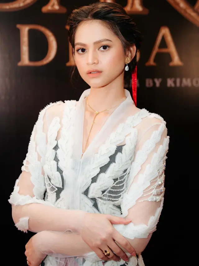 7 Potret Terbaru Maudy Effrosina yang Main Film Badarawuhi Di Desa Penari
