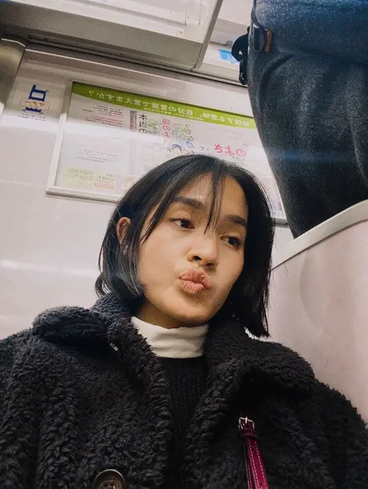 <p>Jeanneta pertama kali disorot publik lantaran sang suami tersandung kasus narkoba. [Foto: instagram.com @jeannetasfdl]</p>