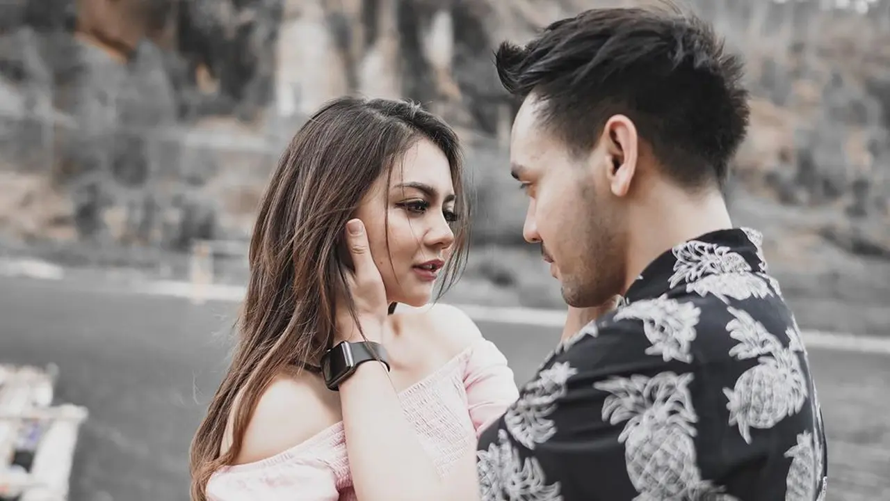 6 Potret Jenita Janet dengan Kekasih Baru Usai Bercerai