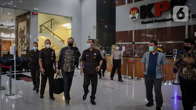 Ekspresi Lelah Ayah Mario Dandy Rafael Alun Trisambodo Usai Diperiksa KPK Selama 8 Jam