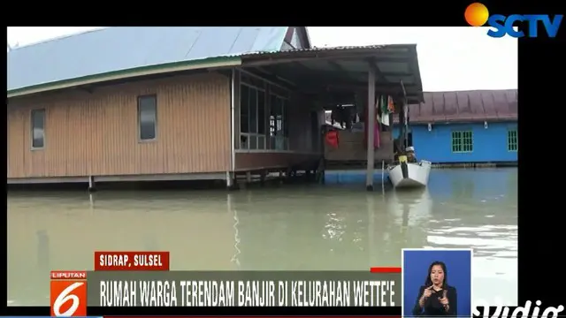 Banjir di wilayah ini akibat adanya pendangkalan Danau Tempe sehingga air meluap ke permukiman warga saat hujan deras melanda.