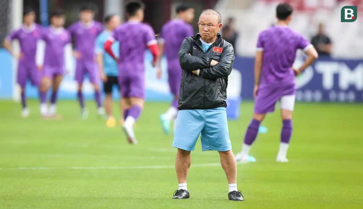 <p>Pelatih Timnas Vietnam, Park Hang-seo saat latihan resmi menjelang laga semifinal Piala AFF 2022 melawan Timnas Indonesia yang berlangsung di Stadion Utama Gelora Bung Karno (SUGBK), Jakarta, Kamis (05/01/2023). (Bola.com/Bagaskara Lazuardi)</p>