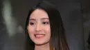 Natasha Wilona melihat putra sulung Venna Melinda, Verrell Bramasta tersebut merupakan cowok yang romantis. Belum lama ini, ia juga diberikan hadiah cincin seharga Rp 40 juta. (Nurwahyunan/Bintang.com)