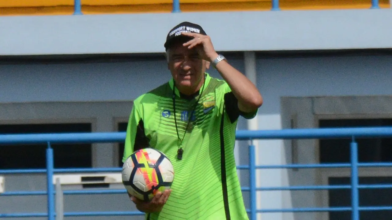 Pelatih Persib, Mario Gomez