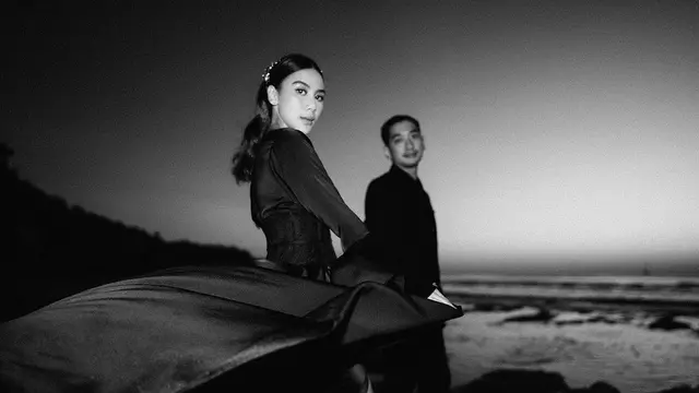 Potret Prewedding Adinda Thomas dan Raka Akmal, Klasik dan Romantis