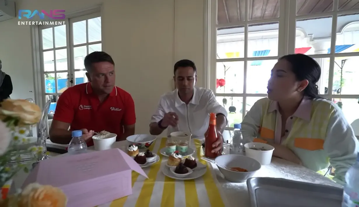 Michael Owen ke Ultah Rafathar (Youtube/Rans Entertainment)