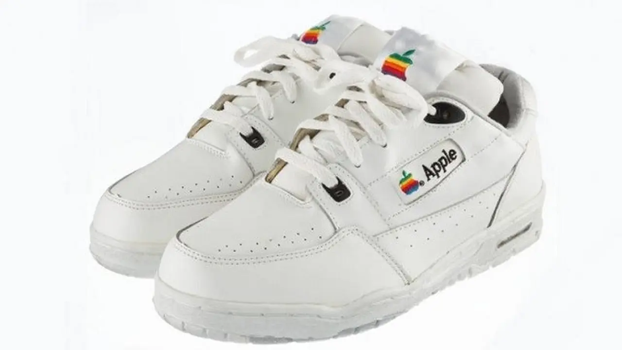 Sepatu Langka Produksi Apple Dilego Rp 199 Juta