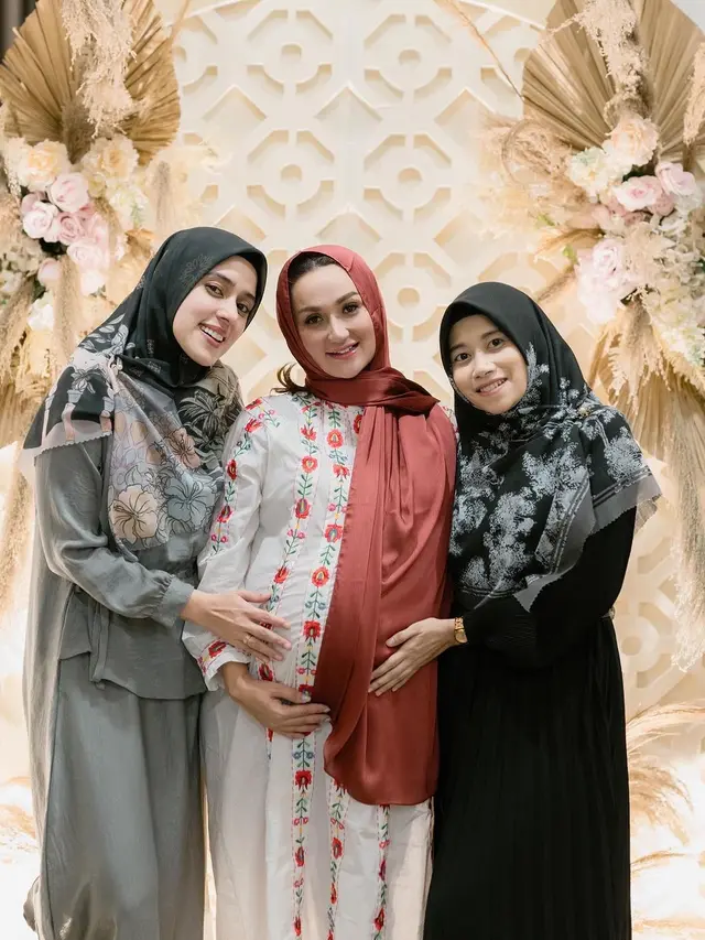 7 Momen Tengku Dewi Putri Gelar Pengajian 7 Bulanan Usai Resmi Gugat Cerai Andrew Andika
