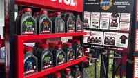 Pelumas Ini Punya Cara Unik Menarik Perhatian Komunitas Kustom