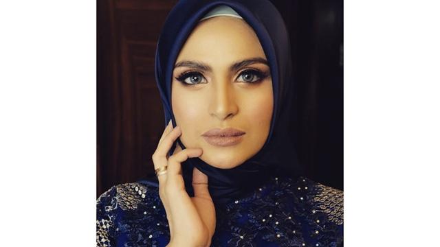 Unggahannya Sempat Bikin Heboh, 7 Gaya Asha Shara Saat Kenakan Hijab