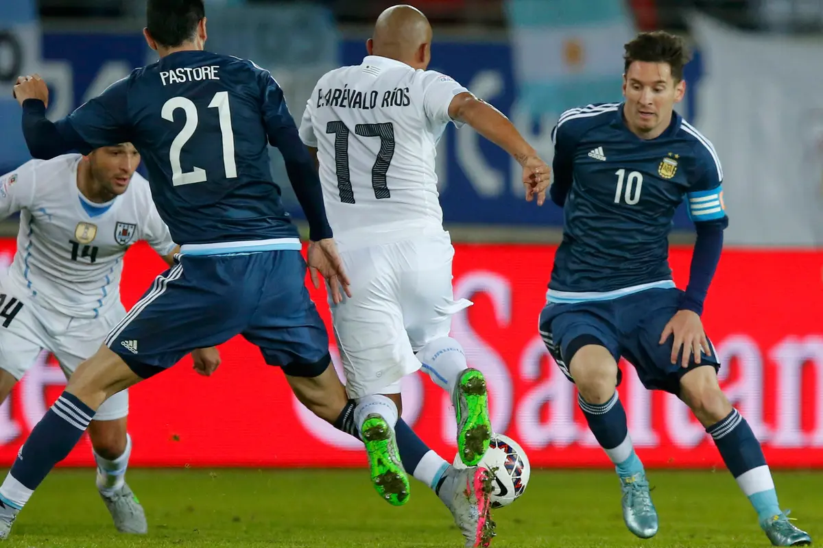Gol Tunggal Aguero Bawa Argentina Atasi Uruguay