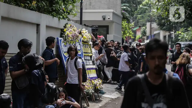 Suasana Rumah Duka Suami Bunga Citra Lestari Ashraf Sinclair