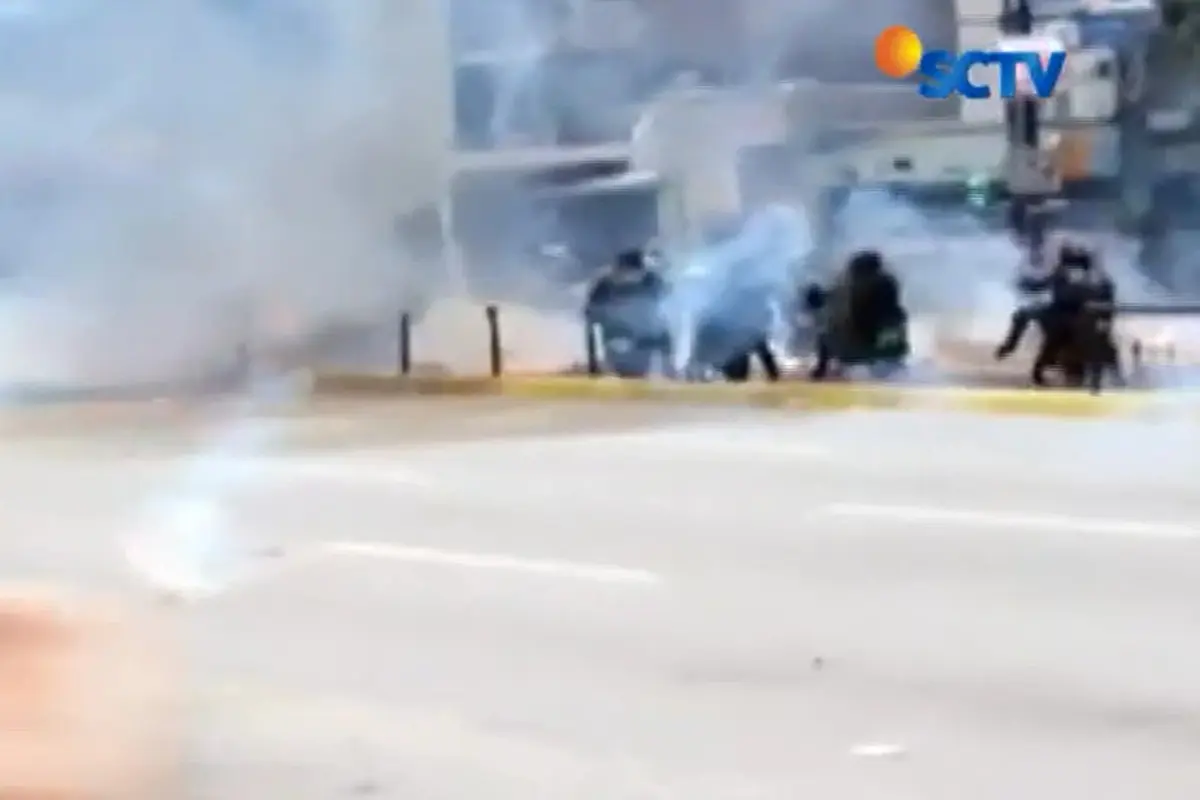 Ledakan Bom Hantam Iring-Iringan Mobil Polisi di Venezuela 