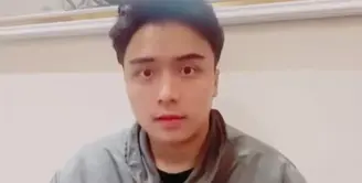 Leon Dozan baru saja ditangkap polisi terkait laporan kekasihnya Rinoa Rura Senduk. Leon telah ditetapkan sebagai tersangka dugaan penganiayaan kekasihnya. Tidak hanya terkait dugaan penganiayaan, tapi juga terkait video viral yang melakukan penghinaan terhadap instansi Polri. [Instagram/official.bethariasonata]