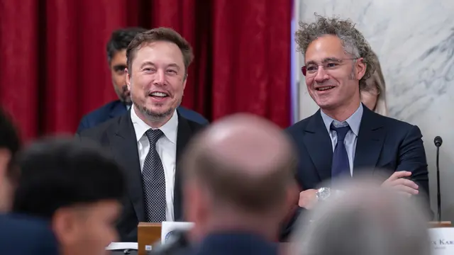 Elon Musk Tegaskan Bakal Tetap Jadi CEO Tesla hingga 2030