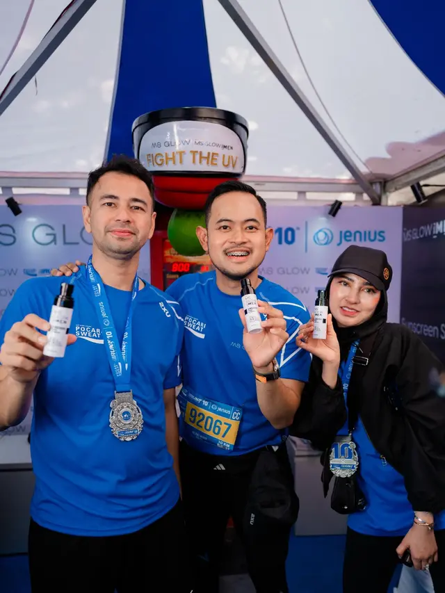 Raffi Ahmad, selebgram Juragan 99, dan Shandy Purnamasari. (Foto: Tim Juragan 99)