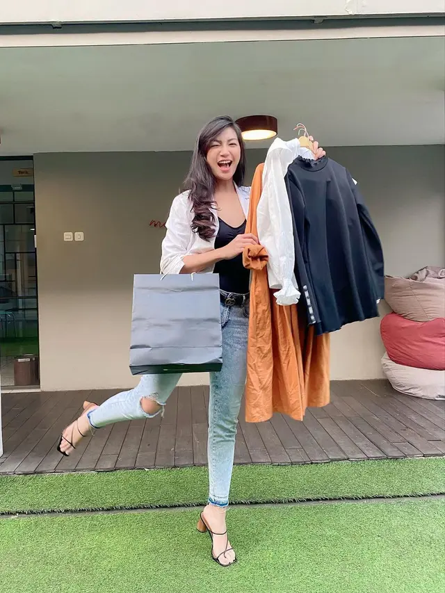 6 Potret Terbaru Cyndyana Lorens, Ikuti Jejak Sang Kakak Kriss Hatta Jadi Mualaf