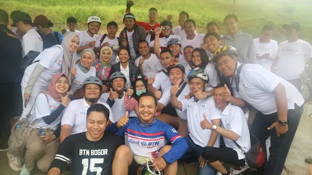 Kementerian BUMN  berkolaborasi bersama sejumlah BUMN menggelar Fun Bike bertajuk Spirit Of Millenials 'Gowes Bareng' yang diikuti oleh 1.000 generasi milenial BUMN, pada Sabtu pagi (1/12/2018).  Dok Kementerian BUMN