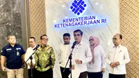 Menteri Ketenagakerjaan (Menaker) Yassierli saat konferensi pers di Kantor Kemnaker, Rabu (5/3/2025). (Foto: Liputan6.com/Natasha K)