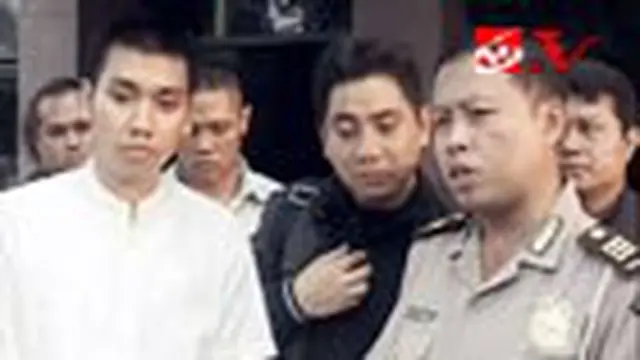 Rayi ''RAN'' Tabrak Pedagang Asongan