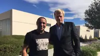 Olivier Kahn mengunjungi markas Real Madrid dan disambut Roberto Carlos. (doc. Roberto Carlos)