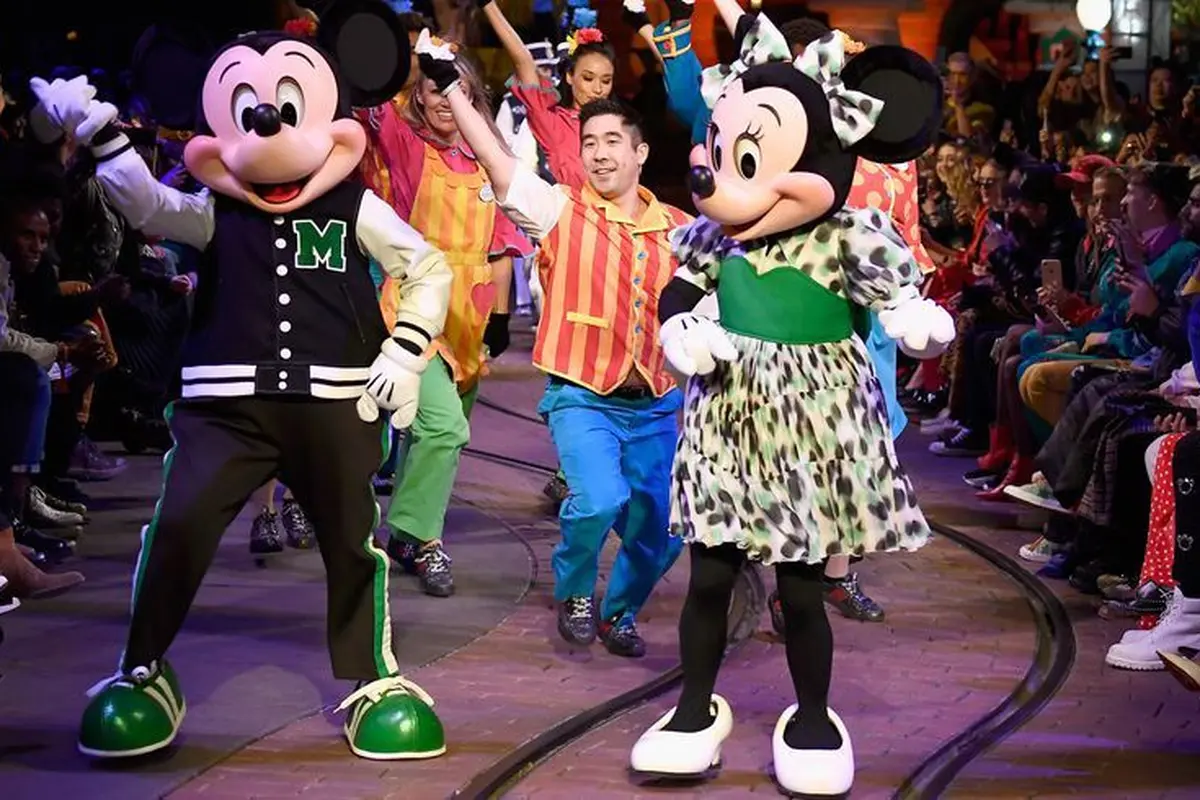 [Bintang] Mickey Minnie Mouse
