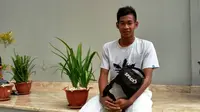 Kiper Perseru U-21, Bagus Prasetyo, ditarik ke tim senior untuk mengatasi krisis penjaga gawang saat laga melawan PSM. (Bola.com/Robby Firly)