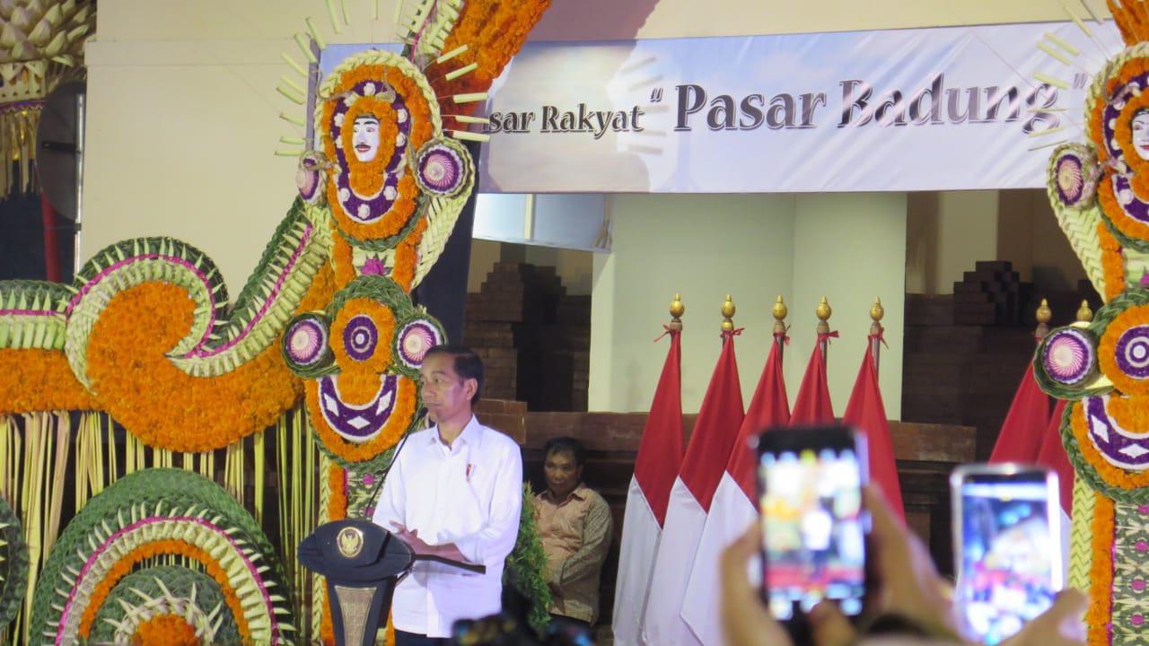 Presiden Joko Widodo atau Jokowi meresmikan Pasar Badung di Bali.