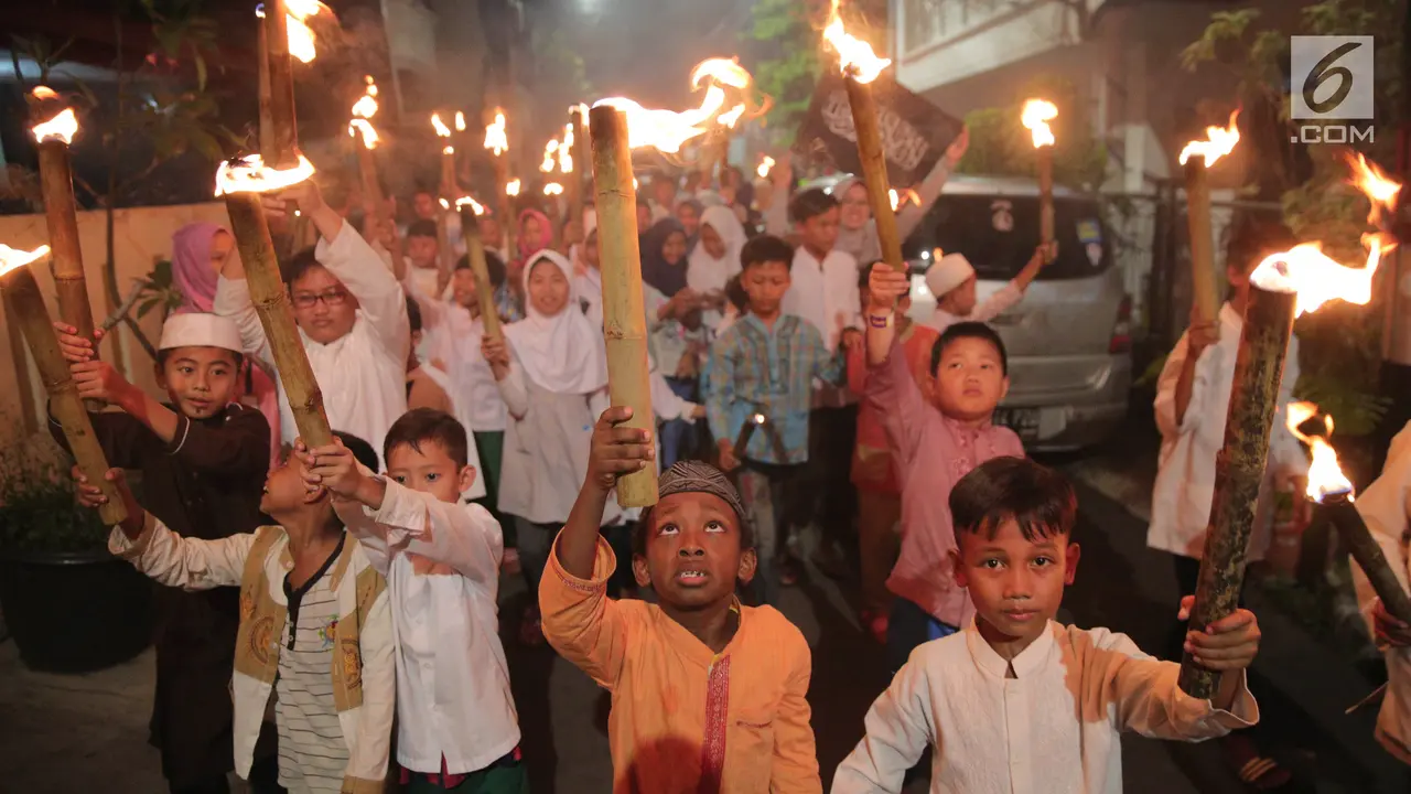 PHOTO: Kemeriahan Pawai Obor Sambut Tahun Baru Islam 1439 H