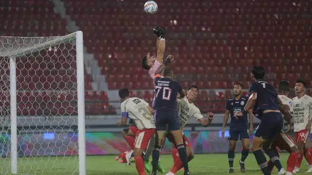 Arema FC Vs Bali United di BRI Liga 1 2023/2024.