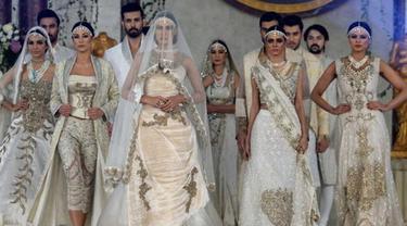 Cantiknya Wanita Pakistan Dalam Pagelaran Baju Pernikahan